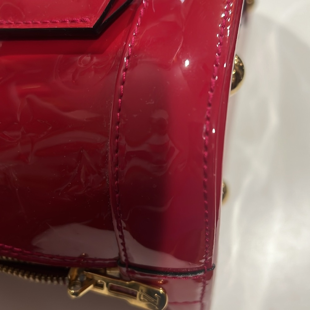 Louis Vuitton - Picture 6 of 12